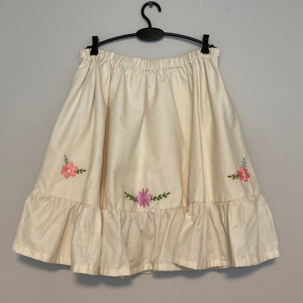 Cream cotton a-line skirt with embroidery